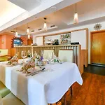 Hotel Zum Stern 3*